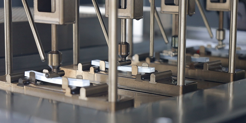 維卡軟化點(diǎn)測定儀測試試驗(yàn)